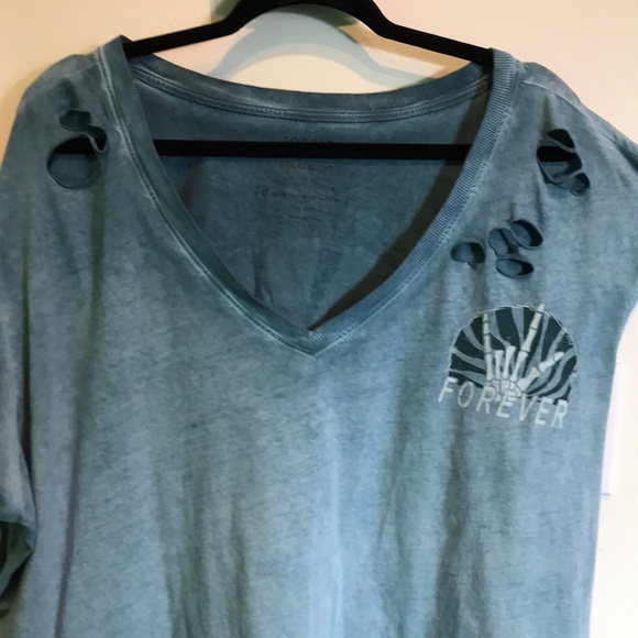 Torrid size 3 tee shirt - Picture 3 of 7